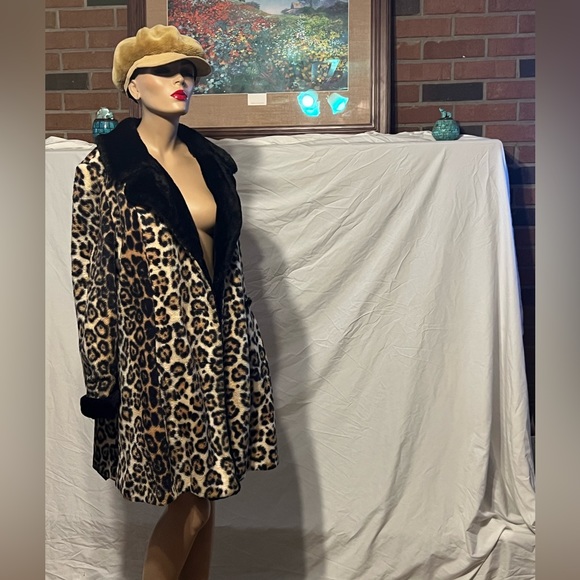 SOLD!  Sz L 60s vintage faux fur leopard print coat Style By Davis of Boston - Picture 5 of 13